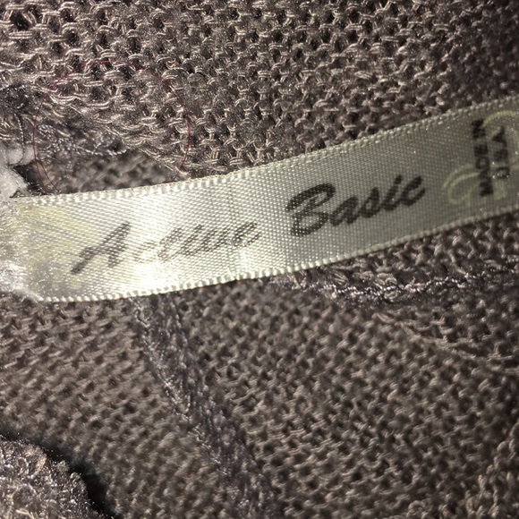 Cute gray see-through over top shirt - Picture 3 of 3